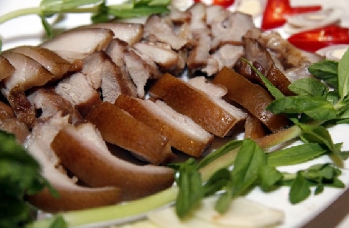 Lợn rừng nguyên con