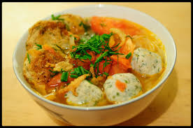 Chả cua thơm ngon, bùi và ngậy, chắc chắn cả nhà sẽ chén tì tì thôi ạ.