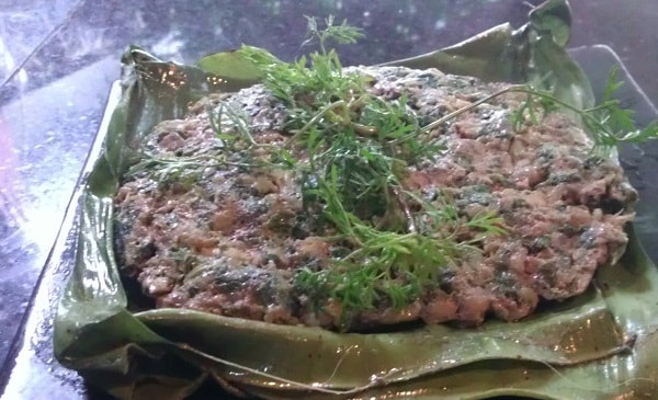 Các bước làm món thịt lợn hấp lá chuối Điện Biên