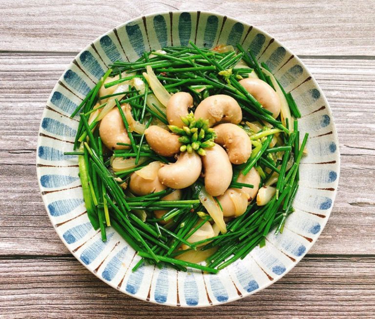 Món ngọc kê chim bồ câu tần lá hẹ