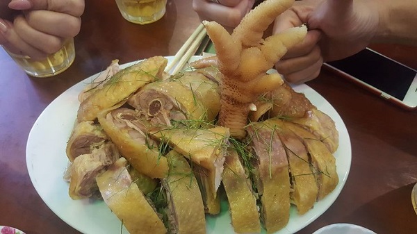 Đùi Gà Đông Tảo hấp lá chanh