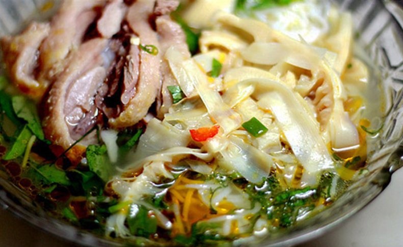 Mang chua nau thit ga