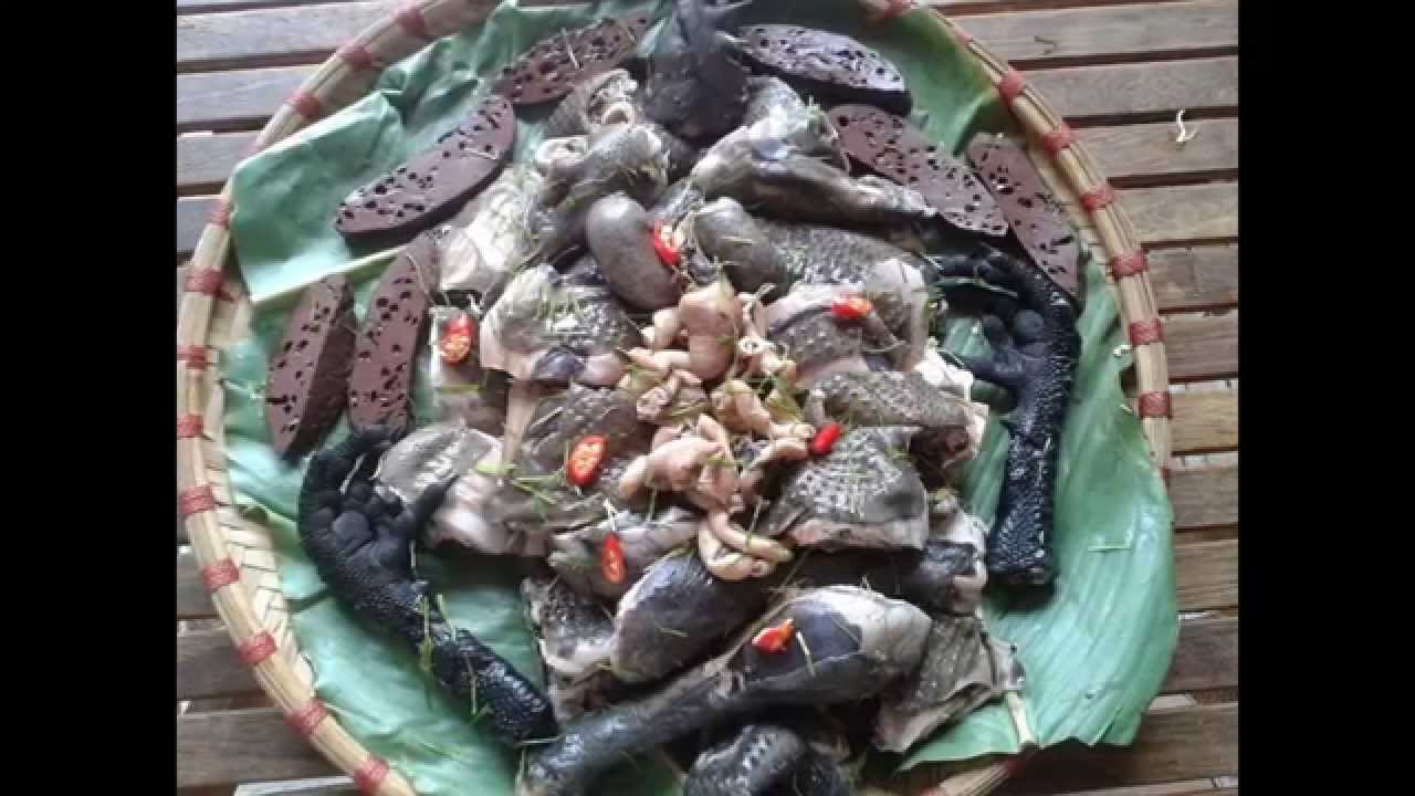 Lẩu gà H'mong âm dương