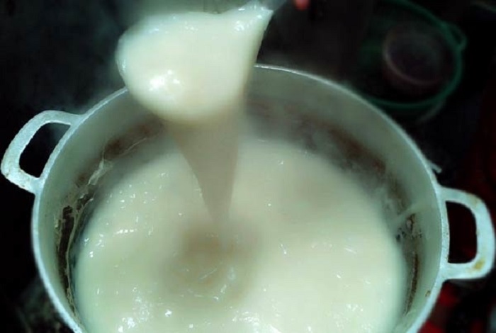 Nấu bánh đúc Đồng Quan