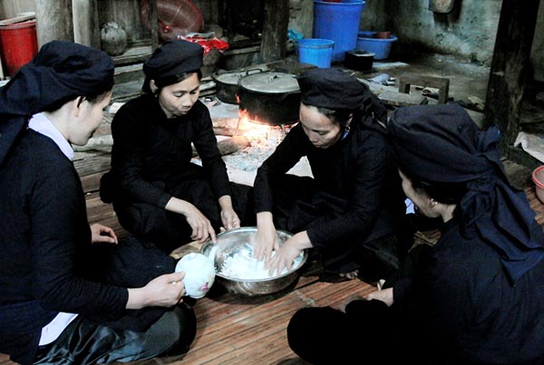 Ý nghĩa của bánh pẻng phạ đối với người Tày